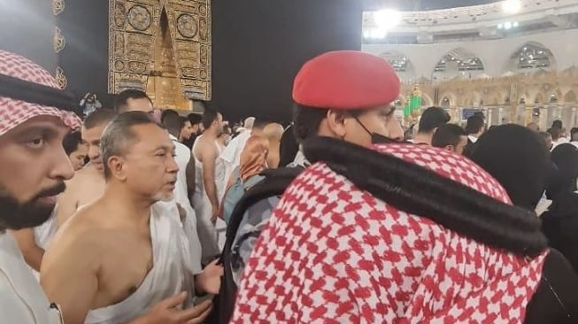 Zulhas Sempatkan Umrah Saat Kunjungan Bilateral ke Arab Saudi, Doakan Keselamatan Bangsa