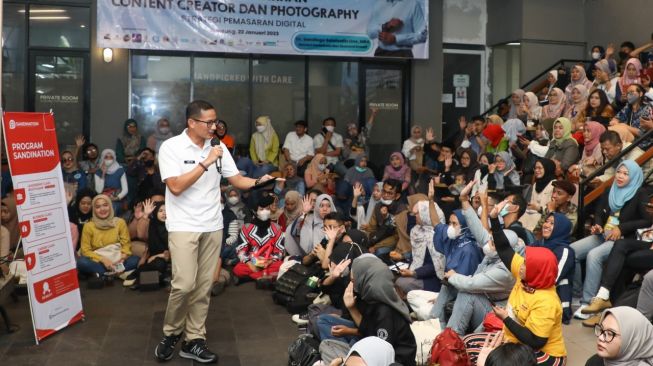 Sandiaga Uno Jadi Master Mentor Anak Muda Bandung: Berjiwa Pemimpin yang Bisa Buka Lowongan Kerja