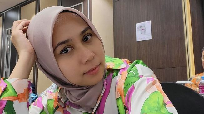 Profesi Mentereng Sarni, 'Palak' Verrell Bramasta sang Anak Sambung Mobil Rp1,19 Miliar