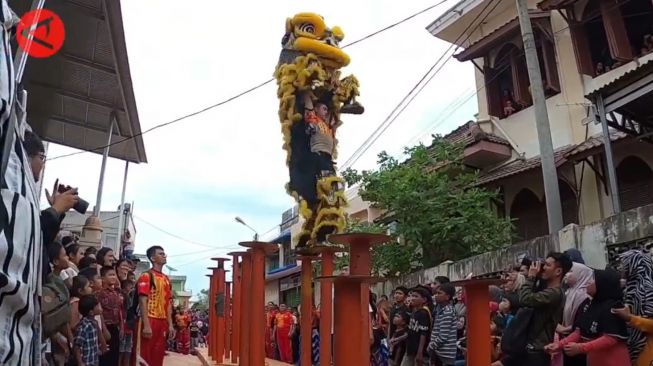 Kemeriahan Imlek Diwarnai Atraksi Barongsai di Aceh