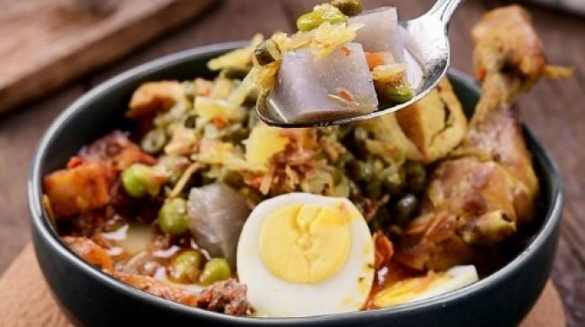 Bukan Nasi, Resep Lontong Cap Go Meh Ini Dibuat dari Sagu: Menyehatkan Pencernaan