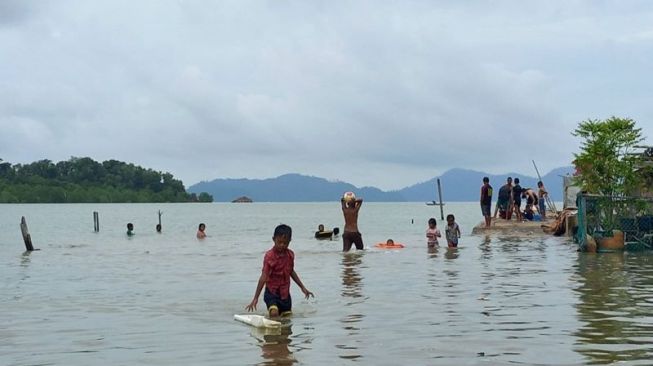 Banjir Rob Hantam Enam Pantai di Kabupaten Malang, Dampak Tinggi Gelombang Laut