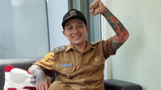 Penampilan Hoho Alkaf di Senayan Curi Perhatian, Bolehkan Kades Bertato?