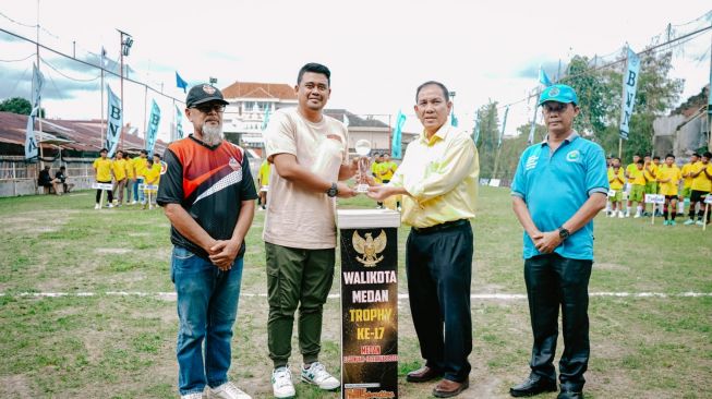 Buka Kompetisi Liga Mini Soccer Tingkat SMP, Bobby Nasution Ingatkan Generasi Muda Jauhi Kegiatan Negatif