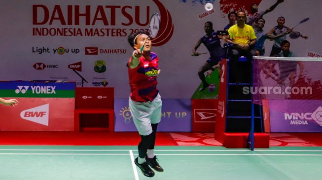 Pebulu tangkis ganda putra Indonesia Mohammad Ahsan saat bertanding melawan ganda putra Jepang Akira Koga dan Taichi Saito dalam babak kualifikasi Daihatsu Indonesia Masters 2023 di Istora Senayan, Jakarta Pusat, Selasa (24/1/2023).