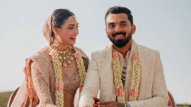 Sah Jadi Pasangan Suami Istri, Ini 5 Momen Perjalanan Cinta Athiya Shetty dan KL Rahul