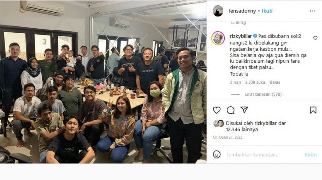 Rizky Billar menyindir seorang bekas karyawannya di Instagram. Namun tindakan Billar dianggap tidak etis oleh sebagian besar warganet. [Instagram]