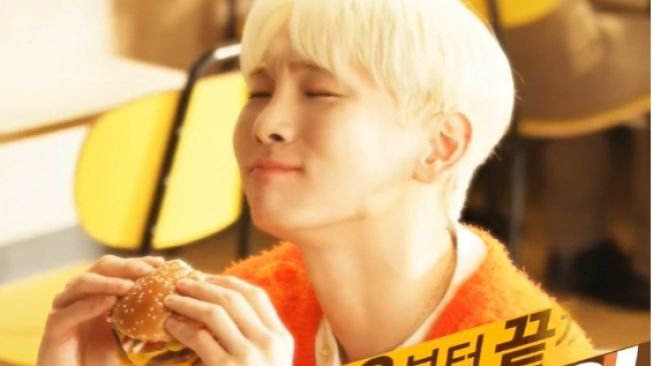 Setelah Memenya Viral, Key SHINee Akhirnya Sungguhan Jadi Model McDonald's