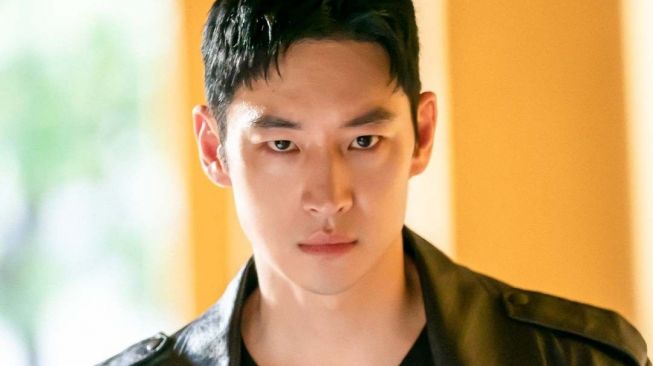 7 Potret Lee Je Hoon di Taxi Driver Season 2, Lebih Garang Ketimbang di Season Pertama