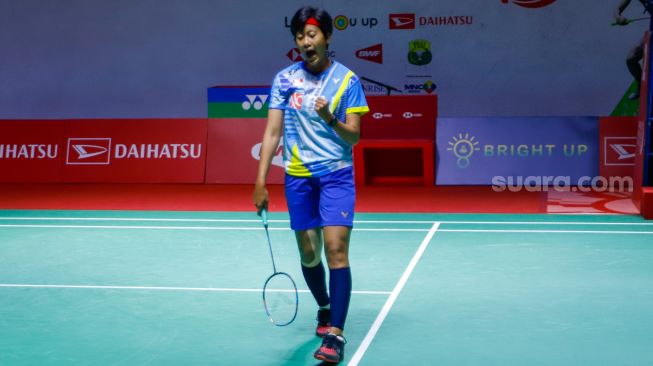 Pebulu tangkis tunggal putri Indonesia Putri Kusuma Wardani saat bertanding melawan tunggal putri Korea Selatan AN Se Youngi dalam babak 16 besar Daihatsu Indonesia Masters 2023 di Istora Senayan, Jakarta Pusat, Kamis (26/1/2023). [Suara.com/Alfian Winanto]