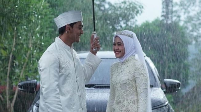 Pesona Cut Syifa Pakai Baju Pengantin (Instagram/@cutsyifaa)