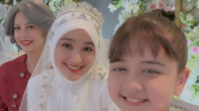 Pesona Cut Syifa Pakai Baju Pengantin (Instagram/@cutsyifaa)