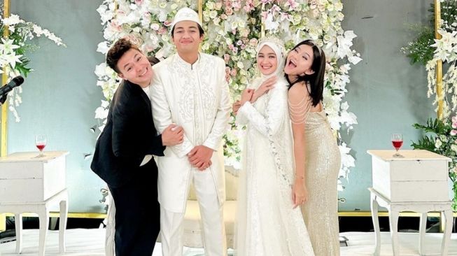 Pesona Cut Syifa Pakai Baju Pengantin (Instagram/@cutsyifaa)