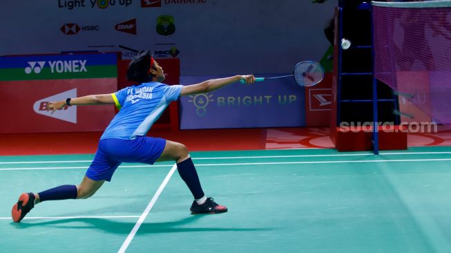 Pebulu tangkis tunggal putri Indonesia Putri Kusuma Wardani saat bertanding melawan tunggal putri Korea Selatan AN Se Young dalam babak 16 besar Daihatsu Indonesia Masters 2023 di Istora Senayan, Jakarta Pusat, Kamis (26/1/2023). [Suara.com/Alfian Winanto]