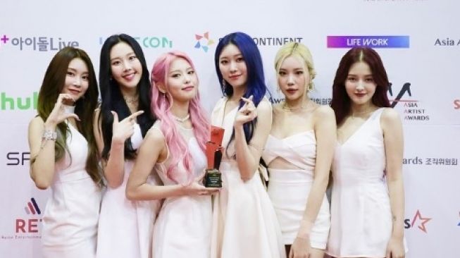 Girlband Momoland Umumkan Resmi Bubar