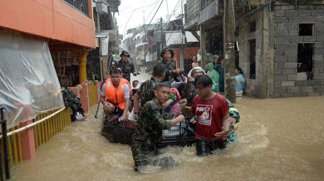 Hujan Deras, Manado Dikepung Banjir 8 Titik Lumpuh