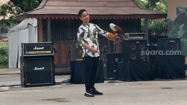 Gibran Atraksi dengan Maskot Jakarta Elang Bondol di Pembukaan Solo Safari: Kode Maju DKI 1?