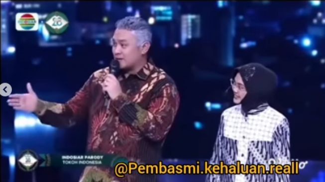 Gilang Dirga dan Rina Nose Tiru Gaya Pejabat, Warganet: Bu Risma Naik Auto Dimarahin