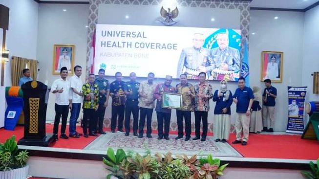 Launching UHC, Islamuddin : Warga Bone Harus Terlayani dengan Baik