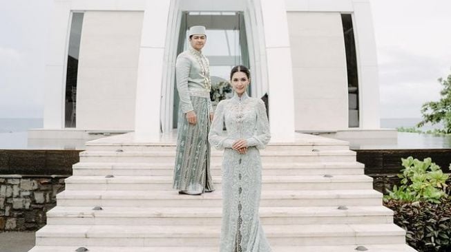 Beda Agama jadi Omongan Usai Mikha Tambayong dan Deva Mahenra Nikah, Ini Penjelasannya