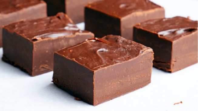 Resep Chocolate Fudge Bar, Ide Kado Valentine yang Bikinnya Gampang Banget