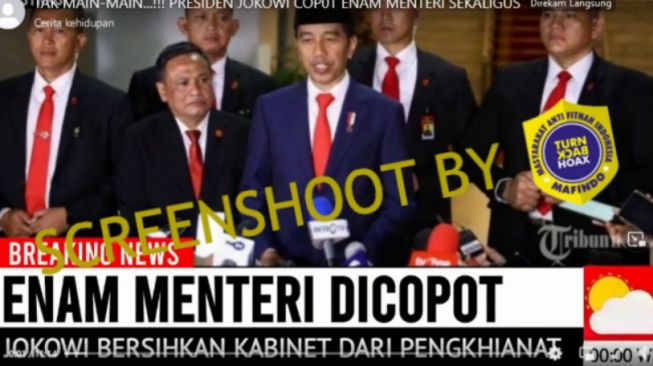 Foto tangkapan layar dari Turnbackhoax.id tentang konten bernarasi Jokowi pecat enam menteri. 