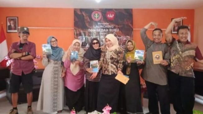 AGP Majalengka Launching Buku Antologi Puisi