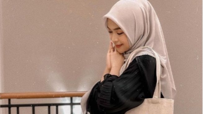 Ria Ricis Pecicilan Padahal Introvert Jadi Omongan, Tentengan Erina Gudono Saat Bulan Madu Harganya Ratusan Juta