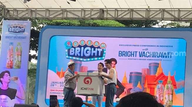 Begini Cara Ikut Private Fan Meeting Bareng Bright Vachirawit di Thailand Secara Gratis