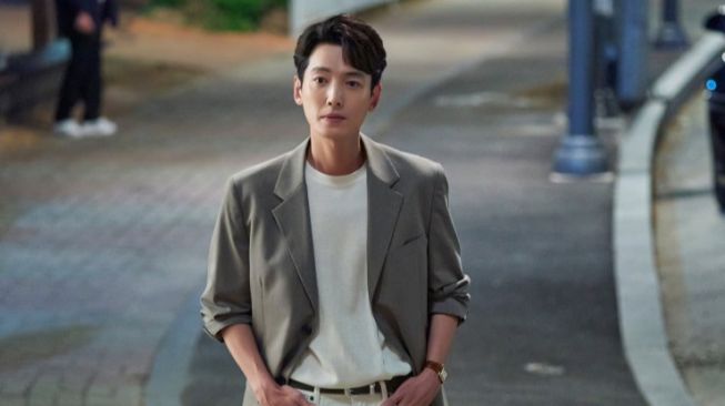 Selain Crash Course in Romance, Ini 5 Drama yang Dibintangi Jung Kyung-Ho