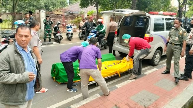 Hendak Bersihkan Jalan, Dua Petugas PPSU Temukan Mustakim Tewas Tengkurap di Got Pesanggrahan