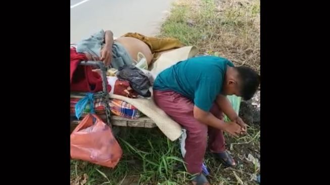 Kisah Rahmad Aulia, Bocah Pidie Jaya Bawa Ayahnya Berobat Pakai Becak Motor Tempuh 230 KM