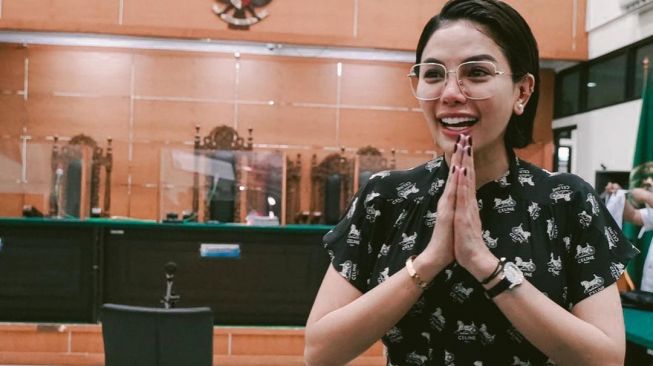 Ungkit Kasus Judi Mak Vera di Singapura, Nikita Mirzani Dituding Lagi Sepi Job: Anyepin!