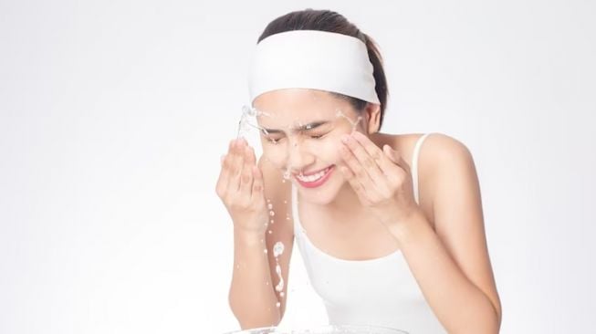 3 Rekomendasi Facial Wash untuk Remaja di Bawah Rp50 Ribu