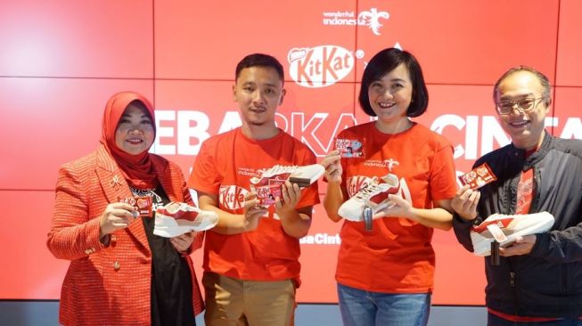 Jelang Hari Valentine, KitKat Berkolaborasi dengan Brand Sepatu Lokal Hadirkan Hadiah Spesial Untuk Orang Tercinta