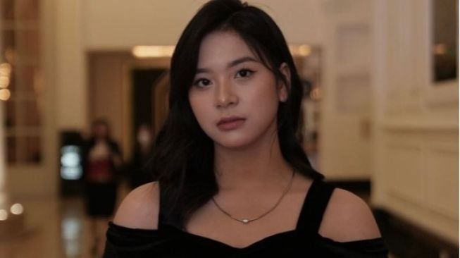 Kenakan Dress Hitam, Penampilan Menawan Zee JKT48 Bikin Netizen Halu Maksimal