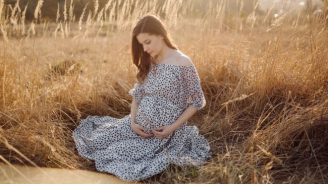 4 Konsep Foto Maternity Photoshoot yang Menarik, Bisa Dilakukan di Rumah