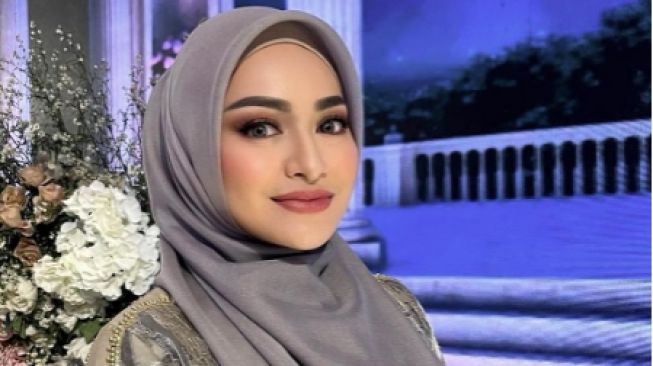 Nathalie Holscher Sempat Mau Lepas Jilbab, Dapat Pengalaman Spiritual Ini