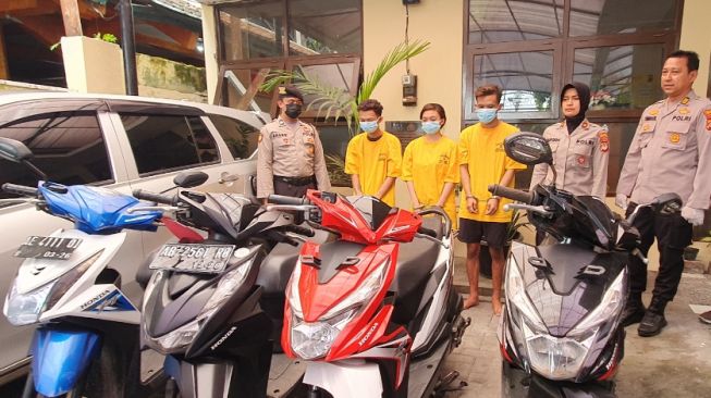 Diperdaya Teman Kencan Online, Gadis Gunungkidul Diturunkan di Tengah Jalan hingga Motor Melayang