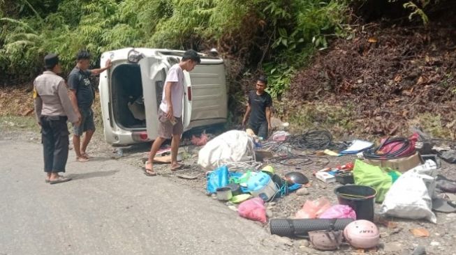 Mobil Microbus Terbalik di Bukittinggi-Payakumbuh, Tidak Ada Korban Jiwa