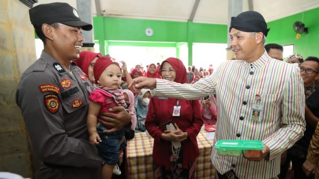 Gubernur Jawa Tengah Ganjar Pranowo meninjau langsung upaya penurunan angka stunting di tingkat desa. [Dok Pemprov Jateng]