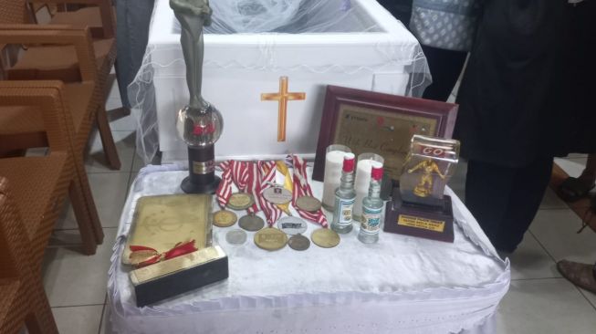 Situasi rumah duka eks pelatih Timnas Indonesia Benny Dollo (Suara.com/Adie Prasetyo Nugraha).