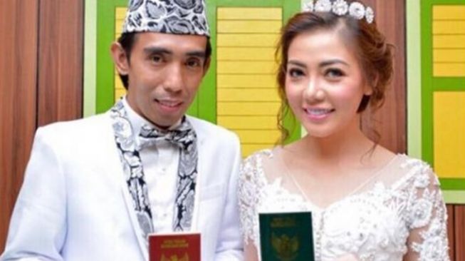 Artis Nikah di KUA (Instagram/@bellashofie_rigan)
