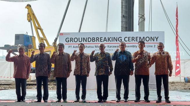 Groundbreaking of PT Astra Daihatsu Motor (ADM) factory in Karawang, West Java, Thursday (2/2/2023).  (Suara.com/Manuel Jeghesta Nainggolan)