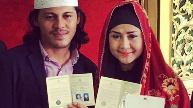 Artis Nikah di KUA (Instagram/@riairawan)