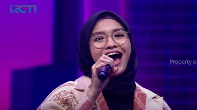 Aksi Salma Salsabila Dapat 5 Standing Ovation Juri Indonesian Idol, #SalmaChallenge Mulai Ramai di TikTok