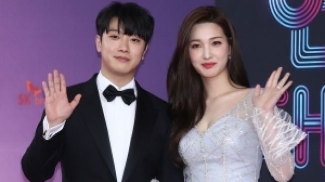  Artis Korea Umumkan Kehamilan Sebelum Menikah (Allkpop)