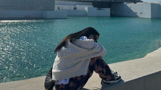 Potret Jennie di Abu Dhabi (Instagram/@jennierubyjane)