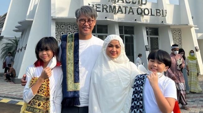 Potret Zivara Anak Sulung Nirina Zubir (Instagram/@nirinazubir_)