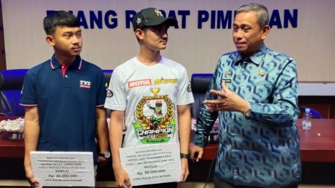 Dua Pembalap Asal Kabupaten Wajo Juara Tingkat Asia
